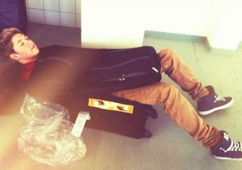Selfie Super Cute Saat Seleb Idola Tidur