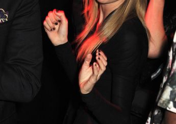Gif Gaya Tarian Aneh Dan Konyol Ala Taylor Swift