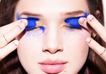 Blue Eyes Makeup dari Panggung Runway, Selebriti, Hingga Street Styler Dunia