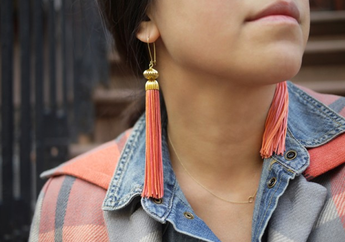 Yuk, Buat Tassel Earrings yang Kece dan Bisa Dipakai ke Prom!