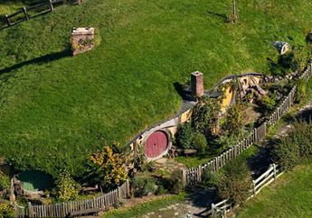 6 Wonderful Movie Set Tour