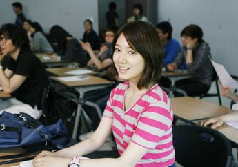 Harus Tahu, Ini 5 Jurusan Kuliah yang Menantang untuk Cewek Ekstrovert!