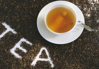 DIY: Black Tea Sunscreen Spray