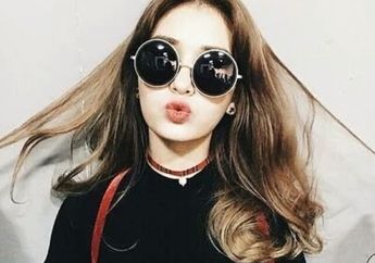 Biar Makin Kece, Intip 10 Item Fashion Tahun 90an ala Jeon Somi
