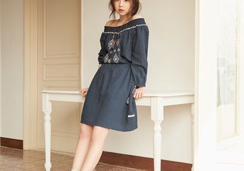 6 Inspirasi Off Shoulder Dress ala Seleb Kpop yang Bisa Kita Tiru