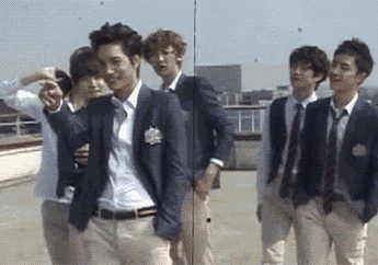 6 Kenangan Kpop Idol Yang Tak Terlupakan Dengan Guru