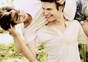 Ansel Elgort: Bicara Soal Hubungannya Dengan Shailene Woodley