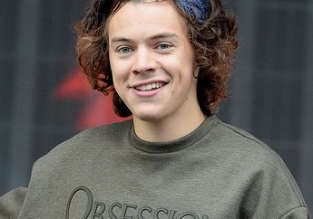 Harry Styles: Model Rambut Berubah Tergantung Posisi Tidur