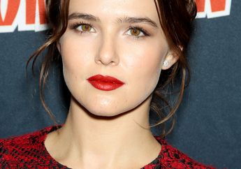 Zoey Deutch: Cewek Rumahan Dan Sayang Keluarga