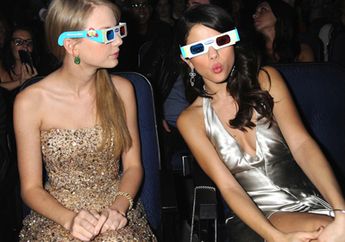 Selena Gomez & Taylor Swift: Outfit Kembaran