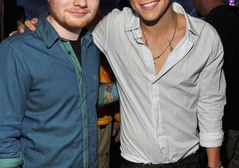 Ed Sheeran: Bergadang Sama Harry Styles Main Lego