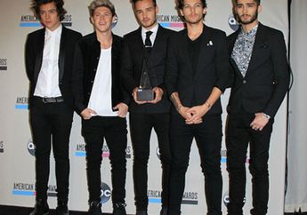 One Direction: Penjualan This Is Us Memecahkan Rekor