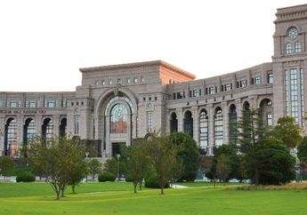 Berencana Melanjutkan Sekolah ke Luar Negeri? Cek Dulu 10 Universitas Top di Asia Berikut Ini! Nomor 9 Sudah Berdiri 120 Tahun!