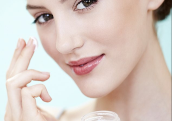 Apa Itu Makeup Primer yang Sering Dikira Sebagai Foundation? Ini Dia Manfaat Primer Untuk Kulit Kamu