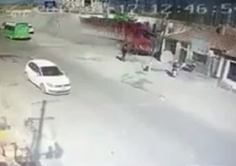 Tak Terkendali, Sebuah Truk Melibas Deretan Rumah Warga, Begini Kronologisnya