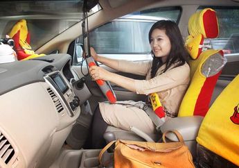 6 Hal Ini Punya Potensi Memicu Kecelakaan, Nomer 6 Kebiasaan Cewek Banget