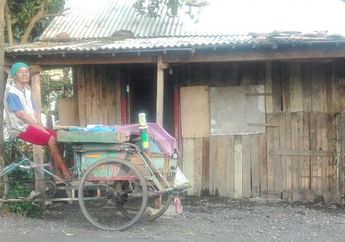 Kisah Nenek Tangguh Urifah yang Mengayuh Becak Untuk Berjualan Lontong Balap dari Kampung ke Kampung