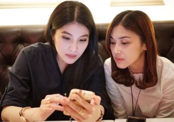 Jangan Ragu Untuk Tampil dengan Aksesori yang Hampir Sama Berkali-kali! Padu Padan ala Adik Sandra Dewi Ini Bisa Jadi Inspirasimu loh