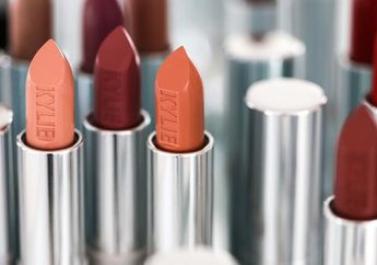 Tak Hanya Concealer dan Brush, Kylie Cosmetics Akan Hadirkan Lipstik Silver Series