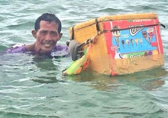 Perjuangan Ayah nan Mengharukan, Demi Keluarga Jualan Es Krim Pun di Tengah Lautan