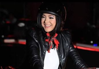 Dikabarkan Bertunangan dengan Oki, yuk Intip Penampilan Poppy Sovia, Boyish atau Feminin nih?