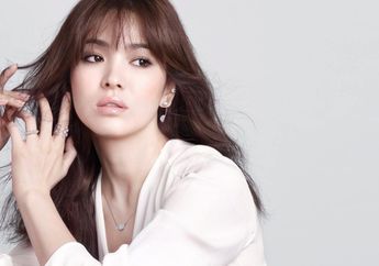 Hadiri Acara di Paris, Song Hye Kyo Tampil Modis Bersama Tas Mewah
