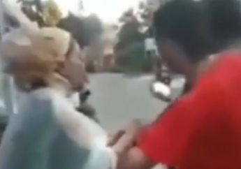 Masa Sih! Pemuda Coba Kabur Diduga Sadar Sudah Nikahi Nenek-Nenek, Kabarnya Akibat Terkena Mantra Jaran Goyang