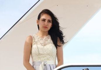 Tuai Banyak Kritikan, Ternyata Harga Busana yang Dikenakan Ayu Ting Ting Setara dengan 65 Porsi Gigieat Cake