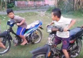 Kelakuan Kids Zaman Now, Nekat Balapan Drag Pakek Motor Butut, Setelah Berhasil Finish Malah Nyusruk di Semak-Semak