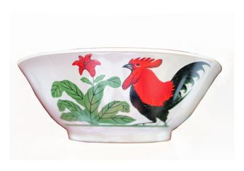 Asal Usul Mangkuk Ayam Jago yang Begitu Masyhur, Ternyata Biasa Dipakai Untuk Seserahan