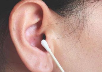 Bersihkan Kotoran Telinga dengan Alami, Nggak Perlu Pakai Cotton Buds!