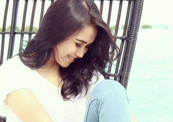 Terciduk, Akun Pengamat Fashion Ayu Ting Ting Salah Sebut Harga dan Merk Dress, Netizen : Banting harga