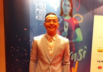 Ernest Prakasa Sabet Penghargaan Sebagai Penulis Skenario Terbaik Dalam Ajang Piala Maya 2017