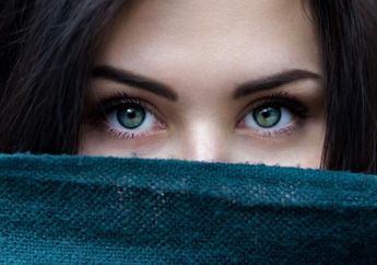 Ingin Cegah Munculnya Keriput di Sekitar Mata, yuk Bikin Eye Cream Sendiri di Rumah!