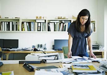 Perhatikan ya Ladies! Pekerjaanmu Bisa Menjadi Alasan Utama Berat Badan Makin Bertambah