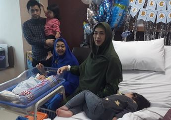 Bahagianya Oki Setiana Dewi Dapatkan Anak Laki-laki