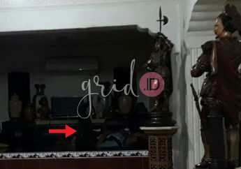 VIDEO EKSKLUSIF - Kondisi Terkini Rumah Eyang Subur, Penuh Hawa Mistis, Perhatikan Tanda Panah