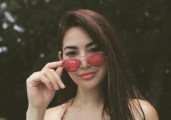 Bergaya Rock Chic di Tokyo, Begini Cantik Modisnya Puteri Indonesia 2011, Maria Selena yang Bikin Kamu Terpesona!