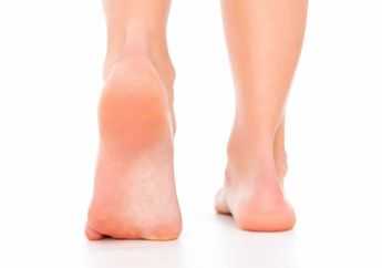 Tips Mengatasi Kaki Pecah-pecah yang Bikin Nggak Pede