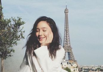 Mulai dari Celana Vintage hingga Kekinian, Yuk Intip 5 Gaya Mix and Match Busana ala Tatjana Saphir