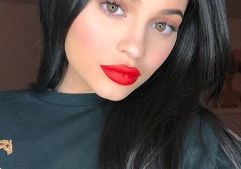 Cara Mudah Membuat Bibir Seksi Seperti Kylie Jenner, Cobain yuk!