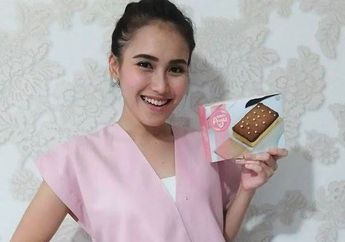 Wanita Ini Ungkap Bagaimana Rasa Kue Ayu Ting Ting, Hingga Kebersihan Kuenya!