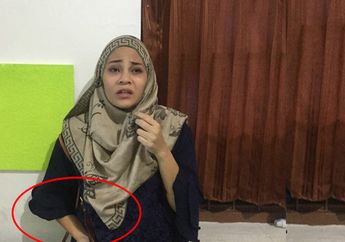 Ekspresi Kaget Saat Diciduk, Wanita Berjilbab Ditangkap, Ketahuan Sembunyikan Barang Haram