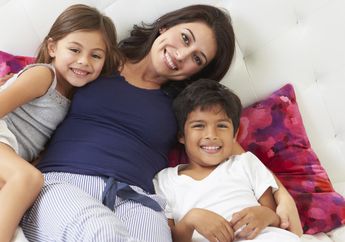 Inilah 3 Tantangan yang Akan Kamu Hadapi Ketika Menjadi Single Parent 