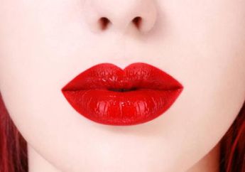 Rahasia Memakai Lipstik Merah Agar Kamu Tampil Makin Menawan