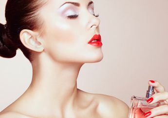 Jangan Sampai Salah, yuk Intip 5 Cara Memakai Parfum yang Baik dan Benar