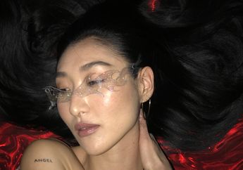 Ini Dia Salah Satu Tren Fashion Item 2018, Kacamata Berglitter yang Bikin Kamu Makin Keren, Kayak Apa tuh? Intip yuk!