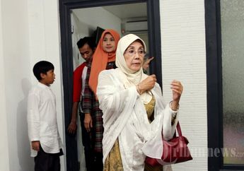 Ini Sosok Ajip Rosidi Calon Suami Nani Wijaya dan Alasan Dia Nikah di Usia 72 Tahun