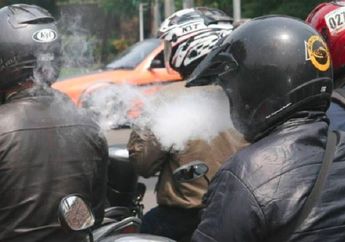 Inilah Bahaya Merokok Sambil Motoran Bagi Pengendara Lain, Begini Penjelasannya