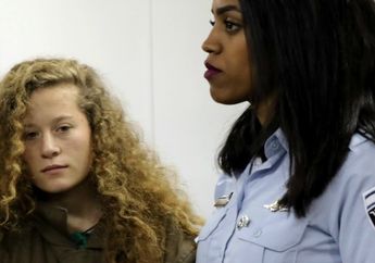 Usianya Baru 16 Tahun, Namun Keberanian Ahed Tamimi, Gadis Palestina Ini Patut Diacungi Jempol